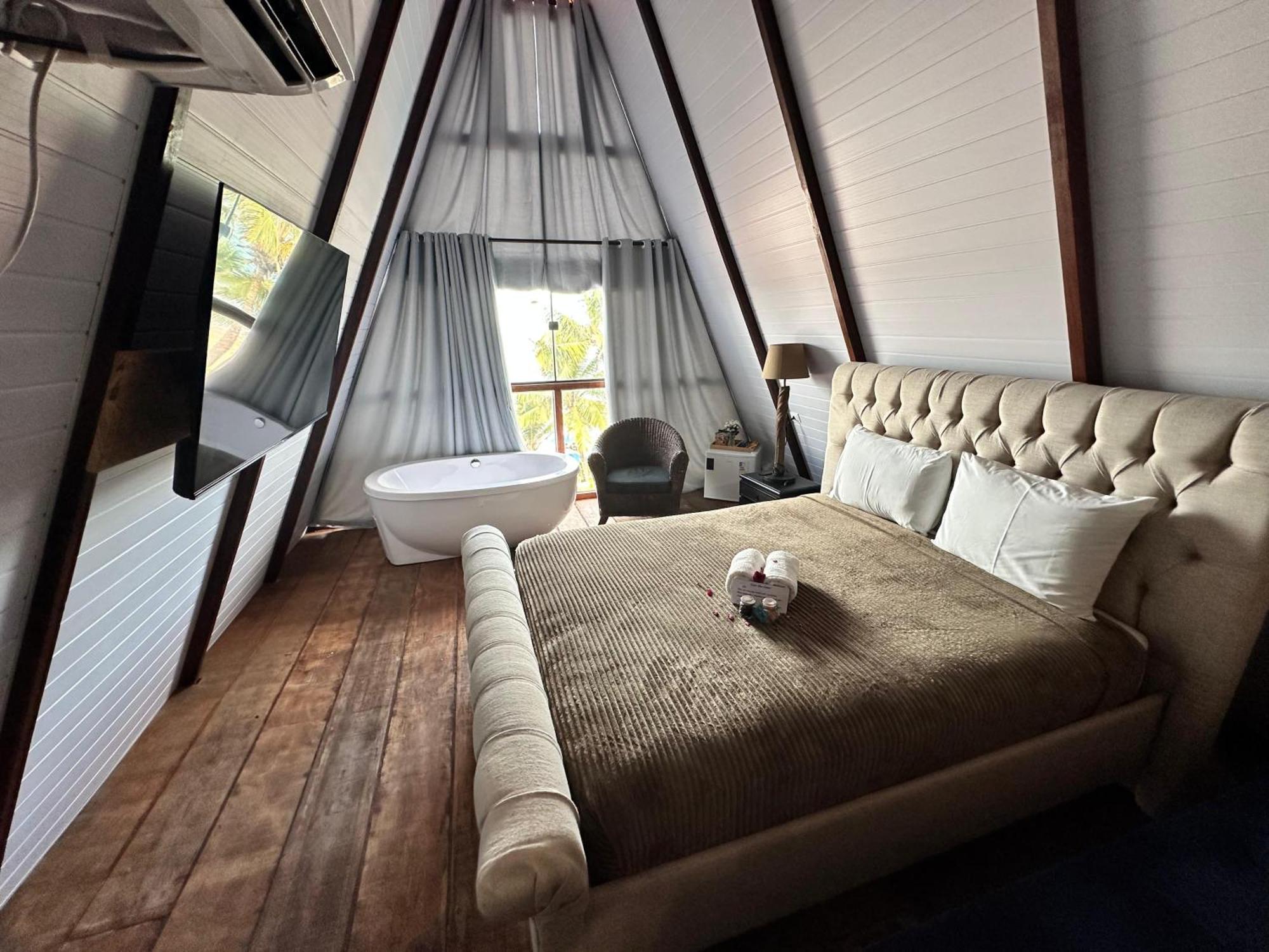 Pousada Beach House Coqueirinho จากูมา ภายนอก รูปภาพ